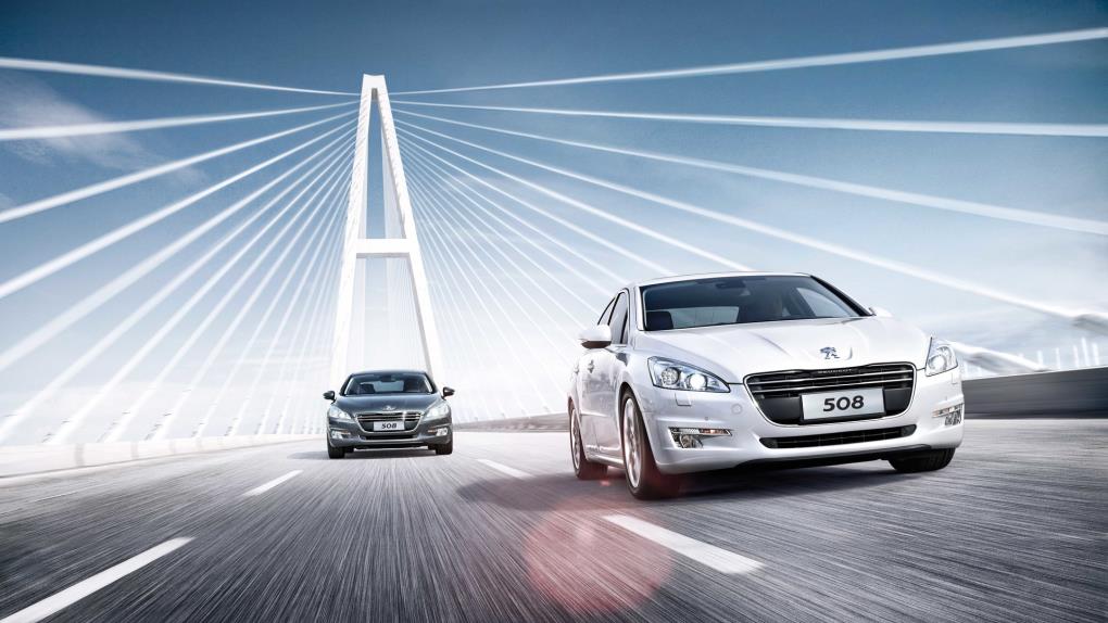 大桥汽车驰骋图